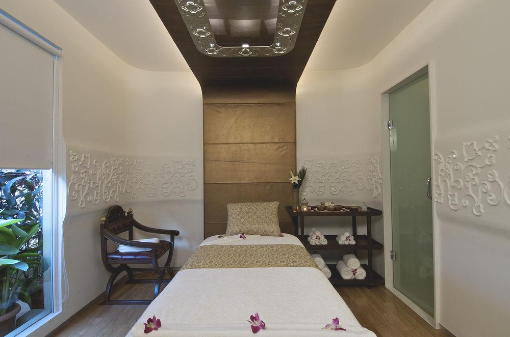 President - Ihcl Seleqtions Hotell Mumbai Eksteriør bilde A treatment room at the spa