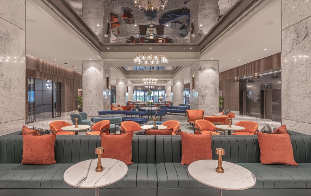 President - Ihcl Seleqtions Hotell Mumbai Eksteriør bilde The lobby of the hotel