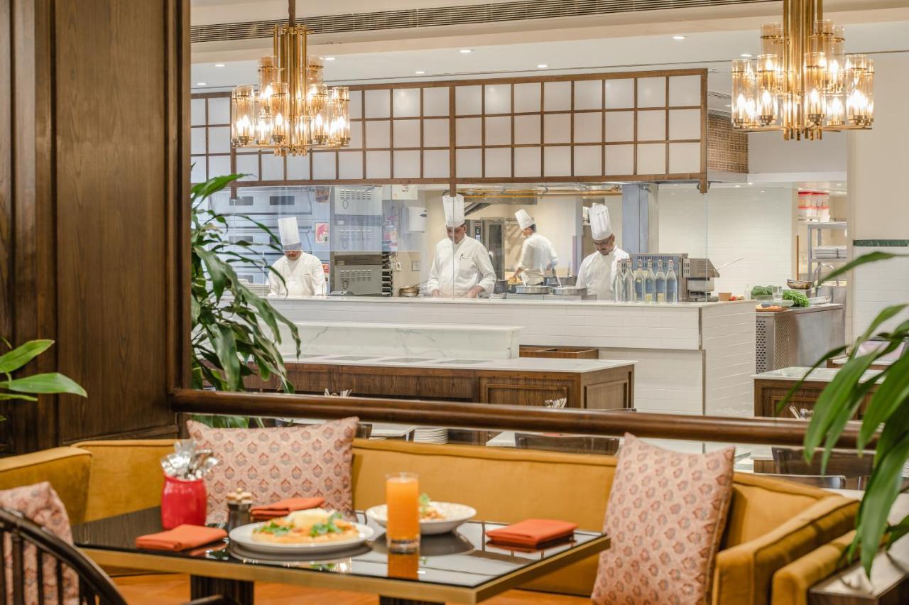President - Ihcl Seleqtions Hotell Mumbai Eksteriør bilde The restaurant