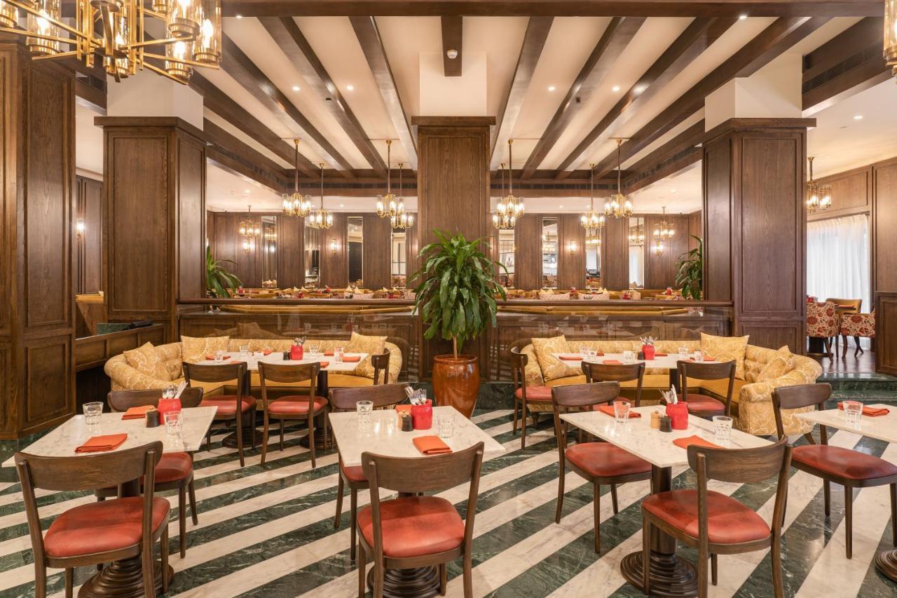 President - Ihcl Seleqtions Hotell Mumbai Eksteriør bilde The restaurant