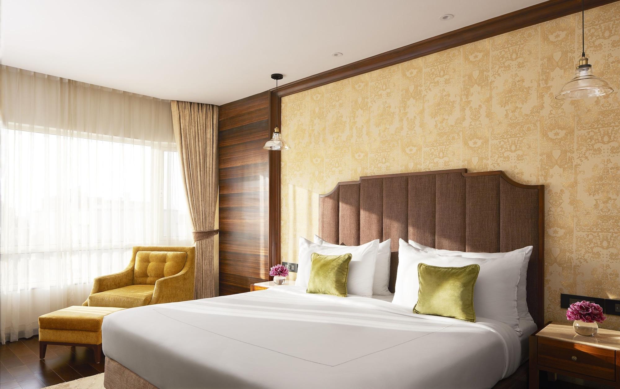President - Ihcl Seleqtions Hotell Mumbai Eksteriør bilde A bedroom at the Taj Bengal