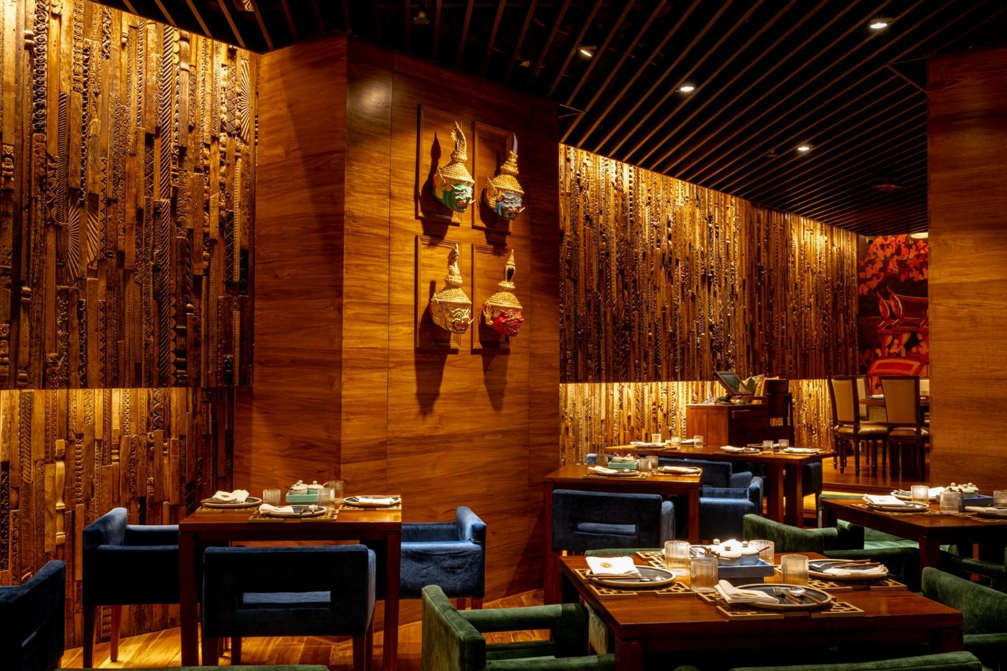President - Ihcl Seleqtions Hotell Mumbai Eksteriør bilde The interior of the restaurant