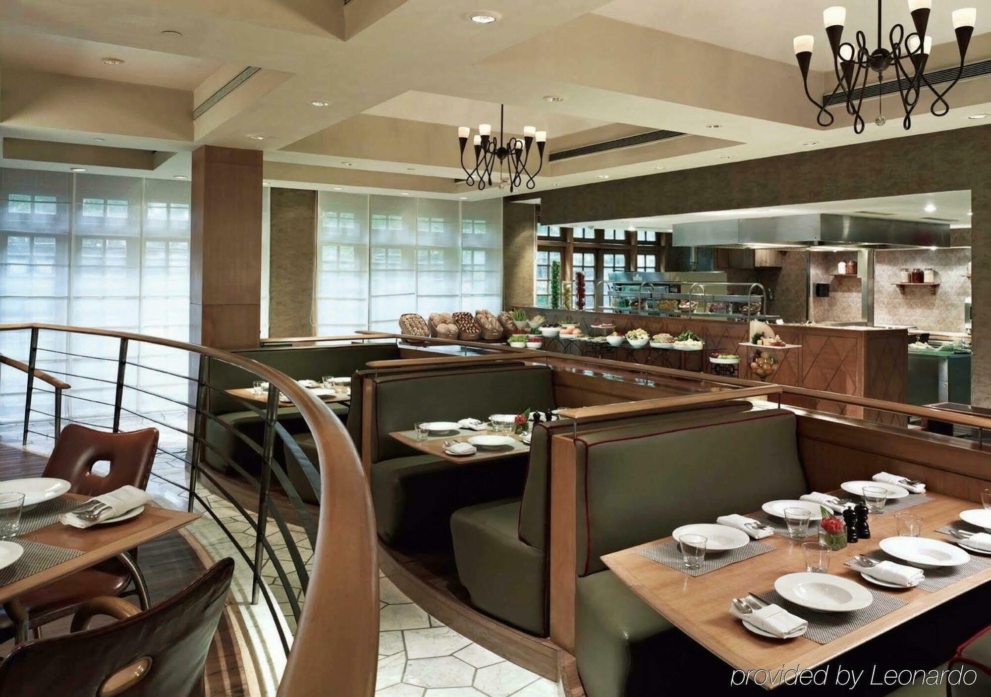 President - Ihcl Seleqtions Hotell Mumbai Eksteriør bilde Interior of a restaurant