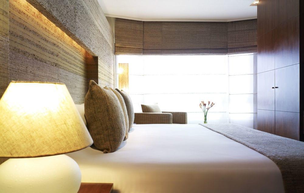 President - Ihcl Seleqtions Hotell Mumbai Eksteriør bilde A bedroom at the Mandarin Oriental, Munich